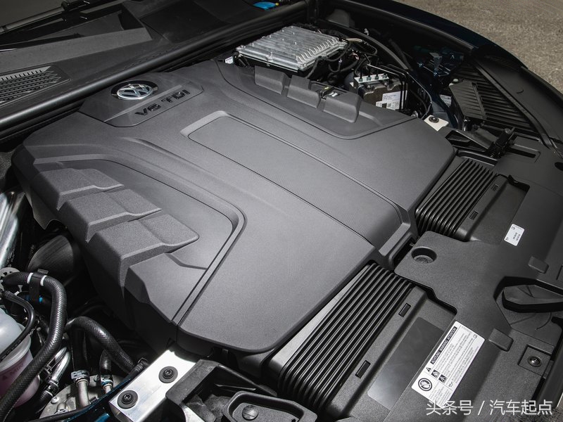 没有旗舰可选的车子,大众途锐为什么被称为硬核旗舰