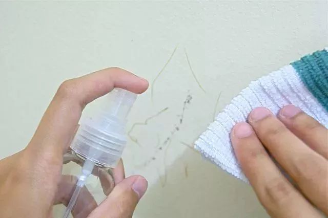 白墙弄脏了有什么补救的方法吗,白墙弄脏了怎么把它变白知乎