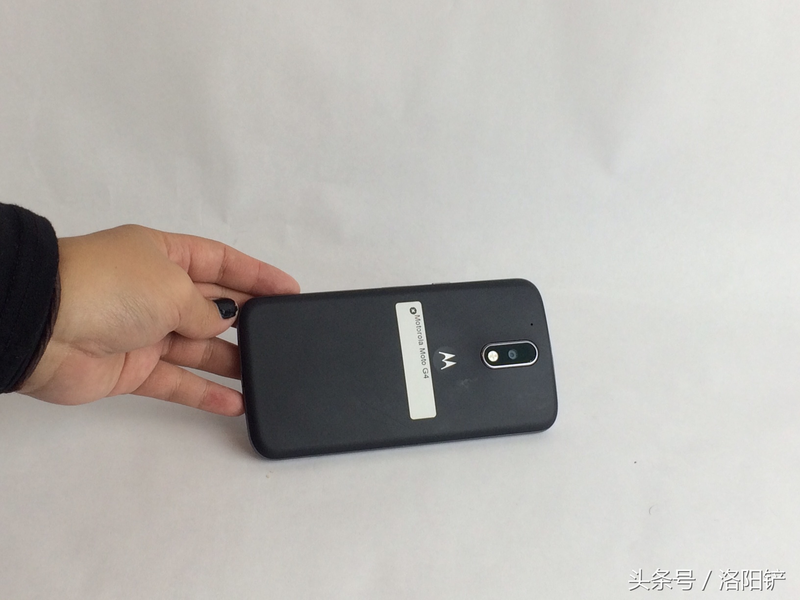 摩托罗拉motog54充电测评,motog54拆解