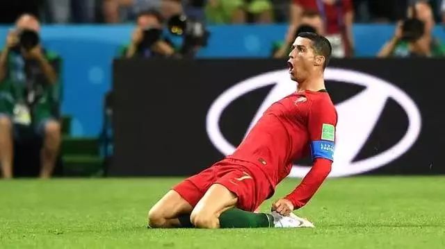 c罗家庭成员主要有谁,c罗小时候家庭条件