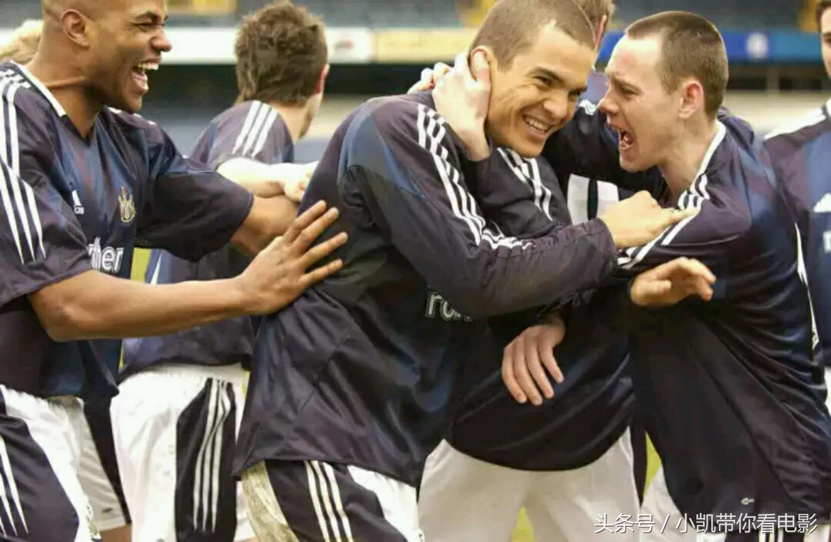 看电影，爱足球：《一球成名》穷小子如何杀入职业联赛