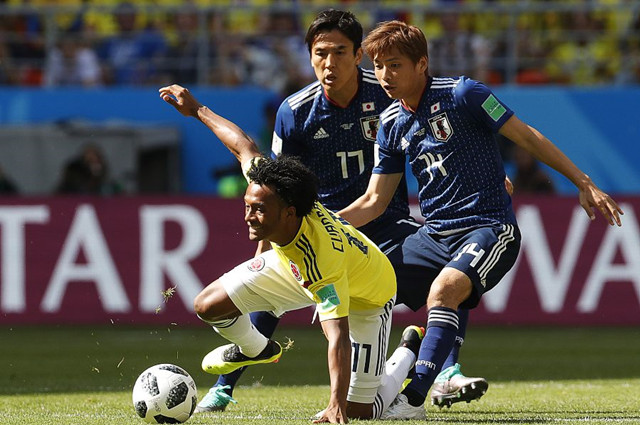 复仇+首胜南美!日本竟*攻围**哥伦比亚,球迷:J罗身边该有莫雷诺