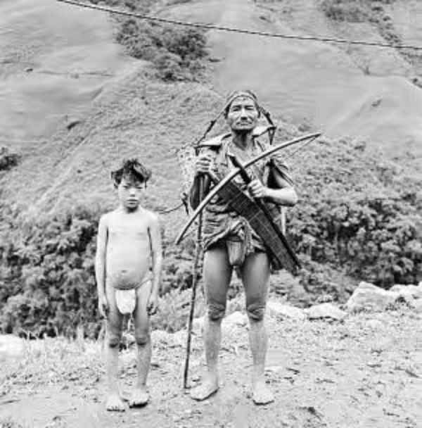 为什么少数民族衣服花里胡哨,为什么少数民族都有服装