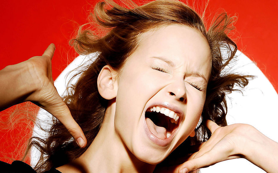 小情侣太闹腾,小情侣闹点矛盾很正常