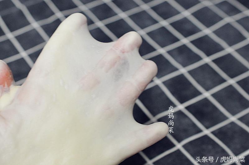 不用水，发的好，出膜快，奶香浓郁，公认的经典款面包