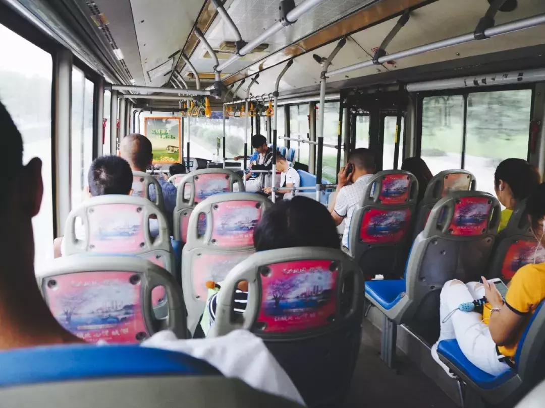 新都人：没有经受住650的*躏蹂**，你好意思享受地铁的快捷？