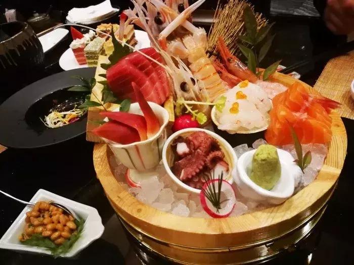 武汉最贵贵贵贵贵贵的土豪餐厅！吃过的都是有钱人！