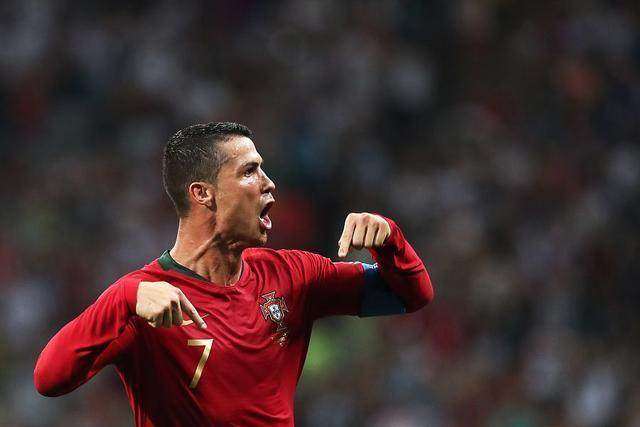 世界杯c罗经典时刻,葡萄牙vs冰岛c罗踢满全场