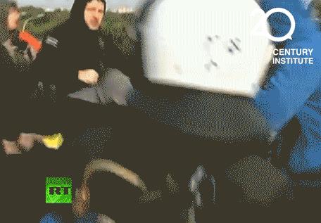 俄罗斯暴打英国足球流氓,俄罗斯足球怎么这么强