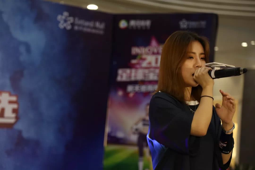 银乐迪新天地店,为世界杯加油足球小宝贝