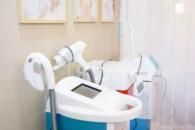 天津小白楼的神店！脱毛后瞬间白2度，原来女神夏天都……