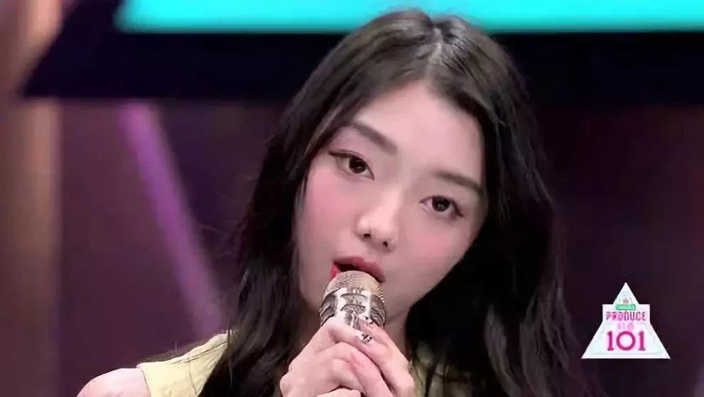 蔡徐坤腮红上热搜！《创造101》小姐姐说腮红用得好，脸小年龄小