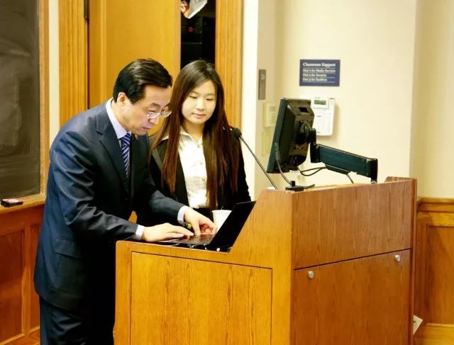 张杰了解谢娜完整版,张杰认识谢娜的视频