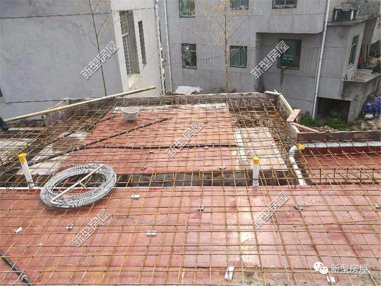 农村自建房楼板出现裂缝的原因,新房楼板出现裂缝问题怎么解决