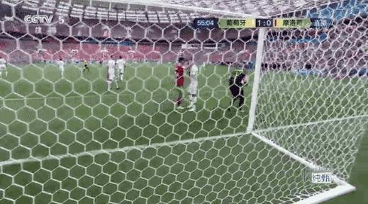 三场1：0，一觉醒来所有人都在讨论，C罗到底能跳多高……