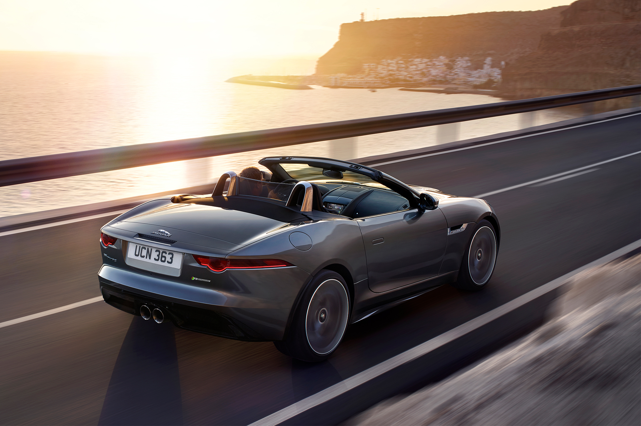 谁还没有一个敞篷梦系列,让这14款敞篷车带你沐浴阳光!