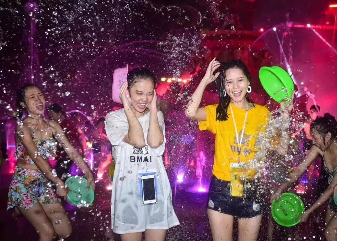 欢乐谷深圳攻略现场体验,深圳欢乐谷游玩攻略方案