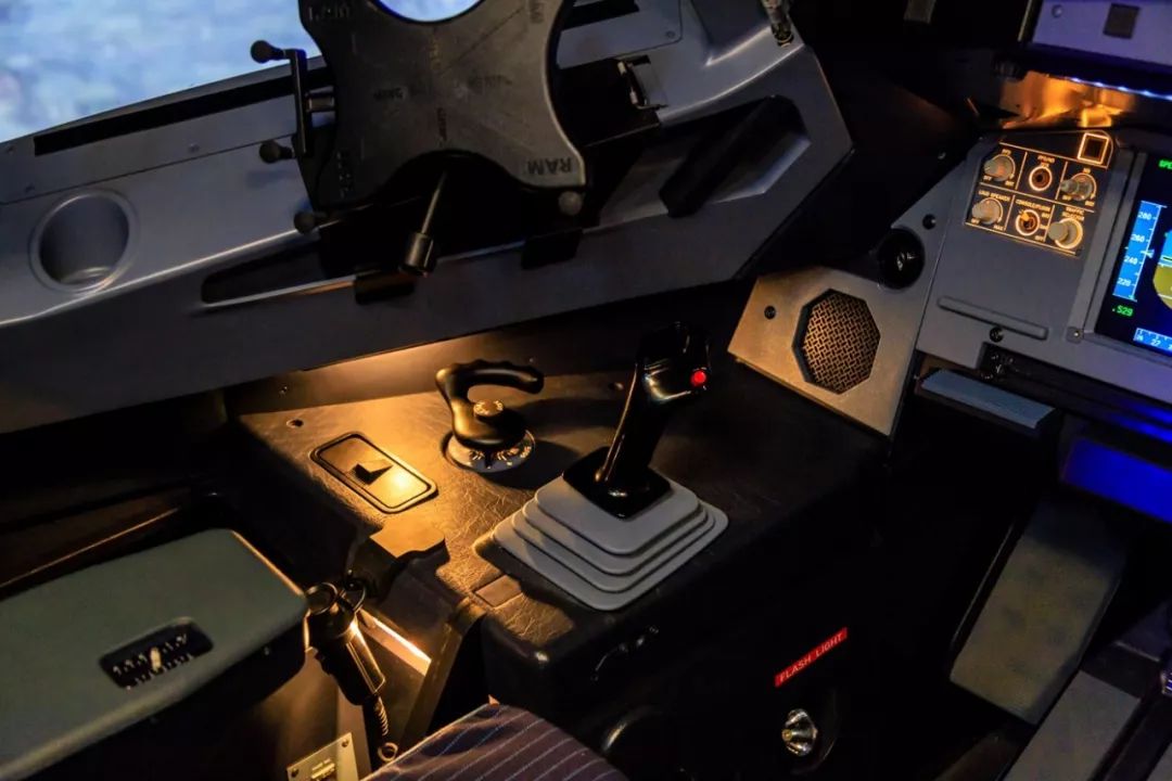 什么？你的当班飞行员，居然沉迷电玩？！