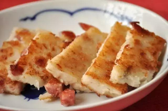 天津传统煎饼果子 (煎饼果子是天津人的小吃)