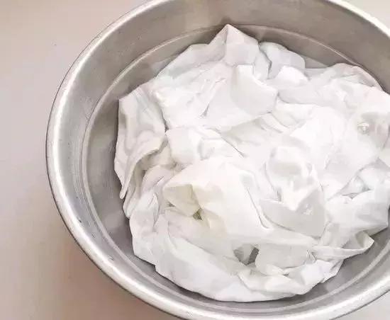 技能控｜夏日白T恤易泛黄，分分钟让Ta洁白如新！