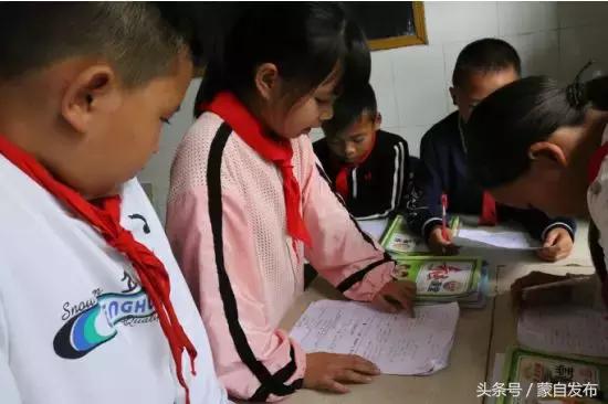 这两个女孩……万万没想到啊！