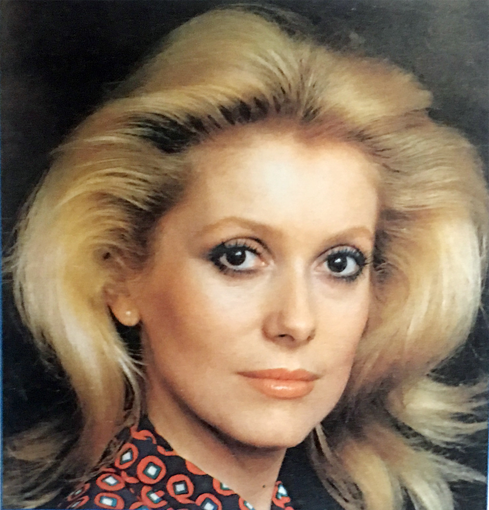 影星刘晓庆80年代的照片,90年代明星绝美老照片