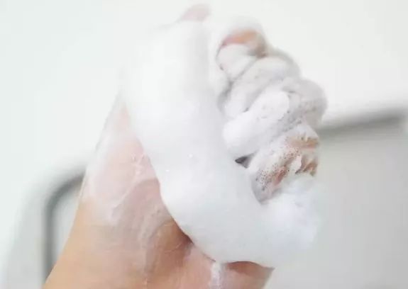 伊思复原金萃洗面奶测评,珍珠光润洗面奶测评