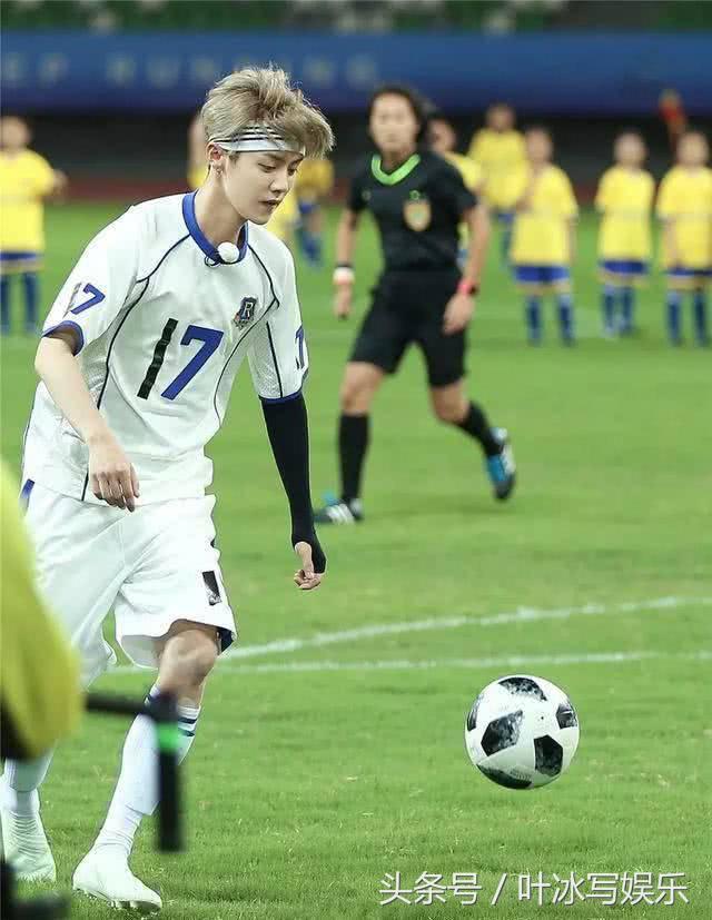 鹿晗c罗足球,足球明星谁是c罗粉丝