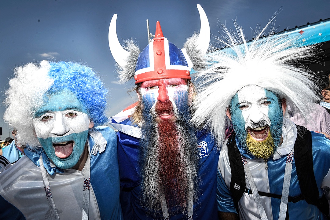 看球生气怎么哄,看球搞笑场面