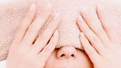 关节受伤应该活动还是静养,关节有积液冷敷还是热敷