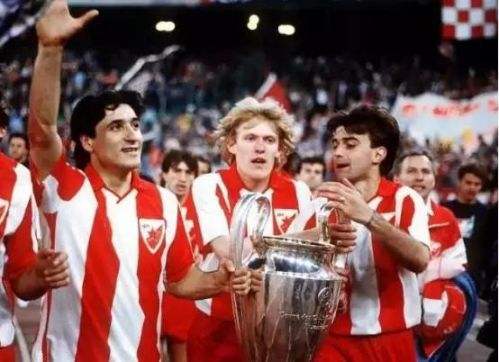 穆勒厄齐尔拉姆施泰因,穆勒厄齐尔克罗斯