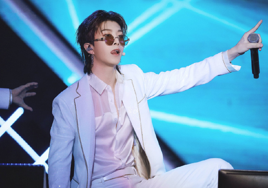 乐华七子广州见面会范丞丞露腹肌,乐华娱乐上海见面会范丞丞