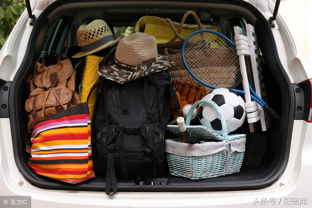 汽车后备箱有积水处理视频,轿车后备箱漏水有积水是怎么回事