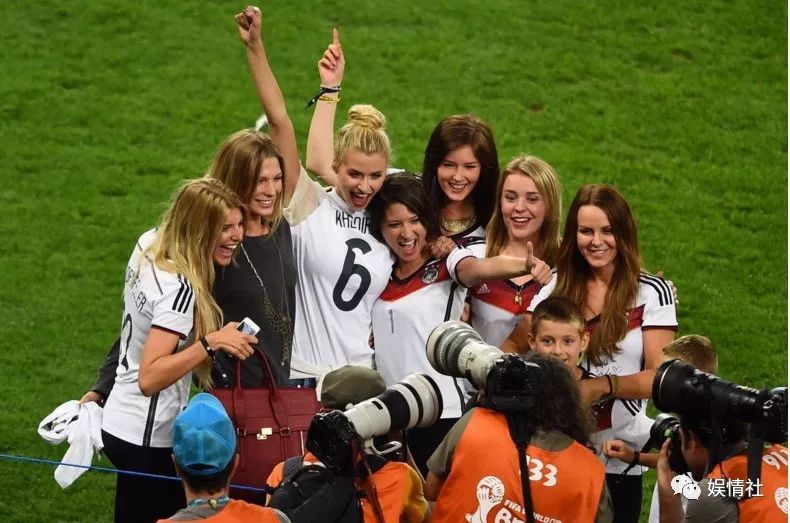 酗酒斗殴被讽母鸡，一小时花8万欧，世界杯史上最牛太太团