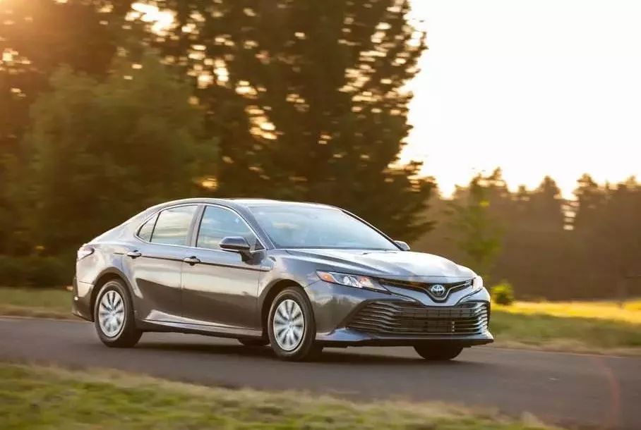 究竟买燃油车好还是混动新能源,到底买混动好还是电动好