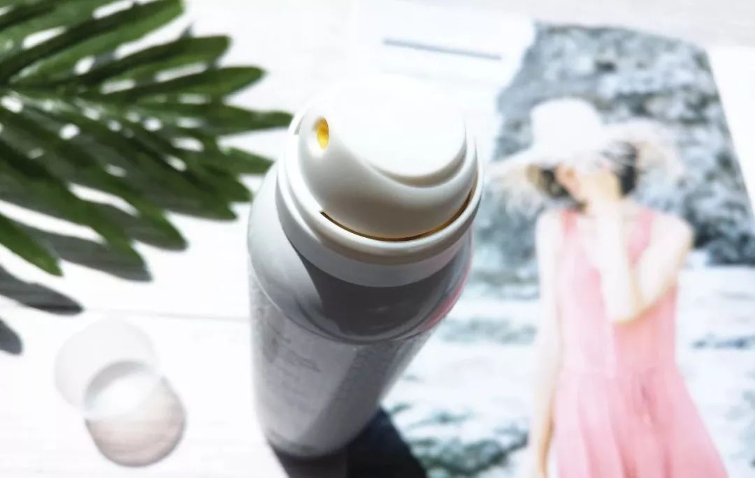 泰国美妆博主们力荐的“晒不黑”秘笈,1瓶=全身360度防晒+隔离+美白