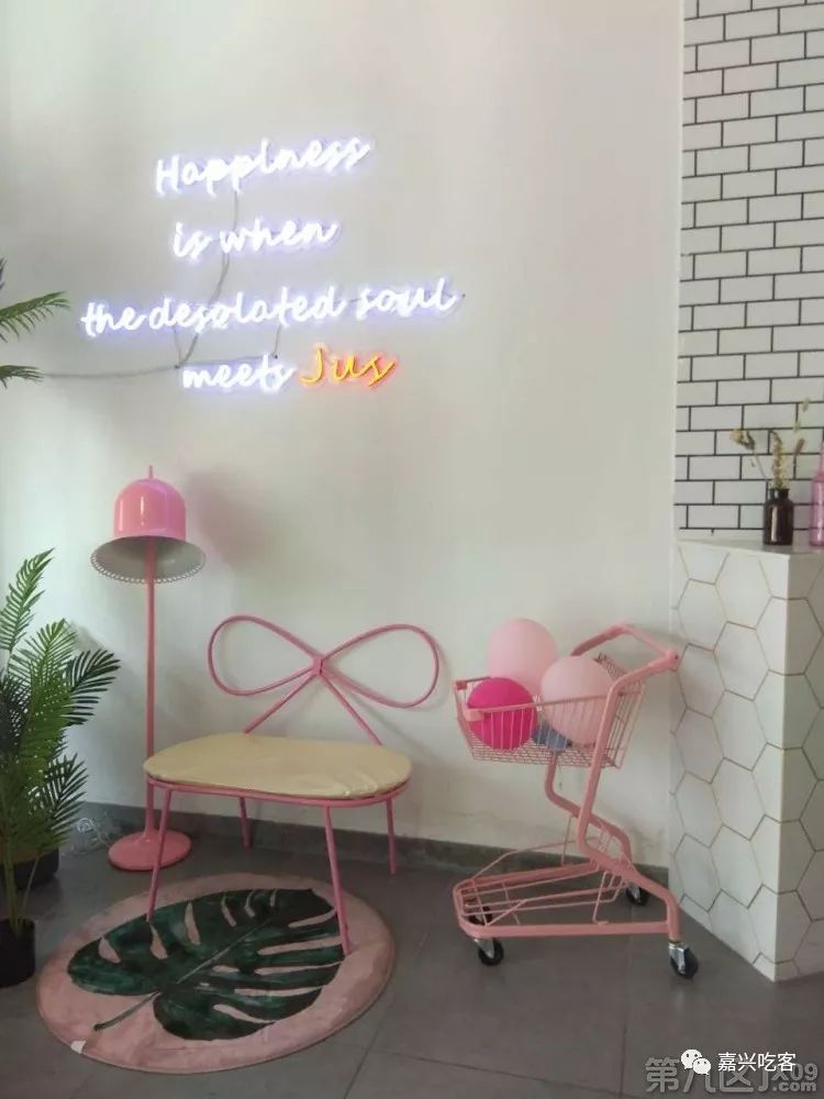 网友说｜这家店太美~已经控制不住自己的手机了