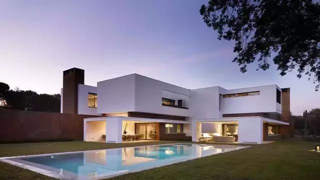 世界足球运动员十大私人豪宅,足球巨星的豪宅有多豪