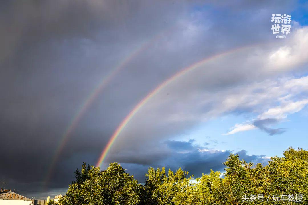 尾灯竟然比夕阳美？这次旅程开的三台SUV简直开挂