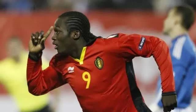 c罗14岁的时候踢足球有多厉害,五年前他凭借一粒进球拯救了c罗