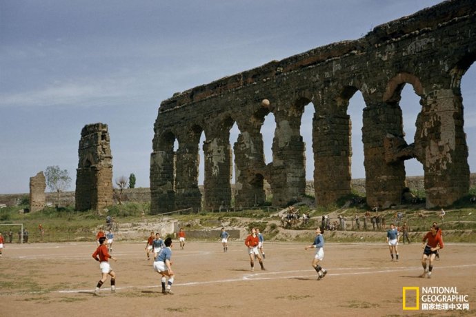 世界足坛经典老照片,50-60年代足球队老照片