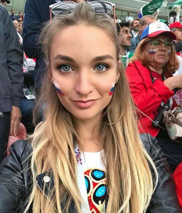 盘点足球场上的美女,看台上的足球美女