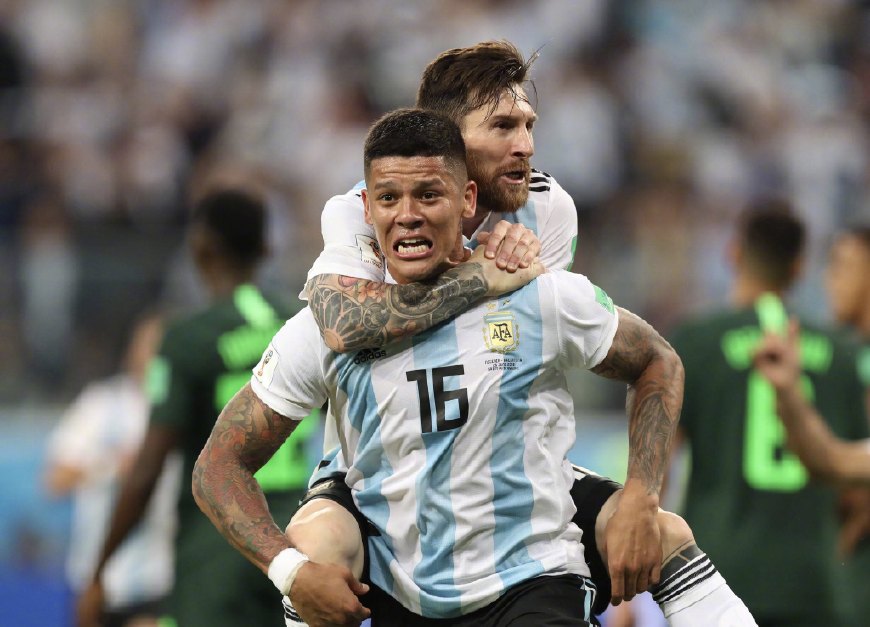 马拉多纳欢呼图片,马拉多纳庆祝动作