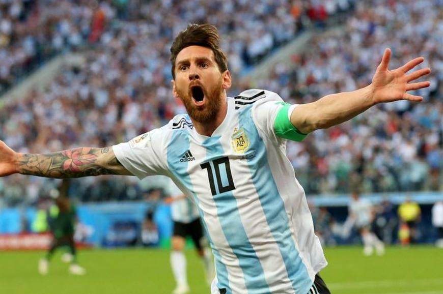 梅西妻子领衔阿根廷最美太太团观看生死战，阿根廷上演胜利大逃亡