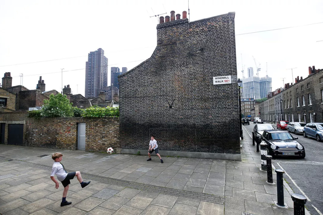 足球场奇葩时刻集锦,世界上最奇葩的足球场