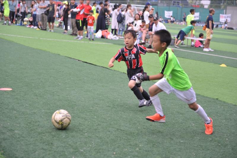 参加TFA青少年足球大赛后，为什么这些中国家长开始集体反思？