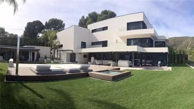 足球巨星梅西的别墅,世界杯球员豪宅