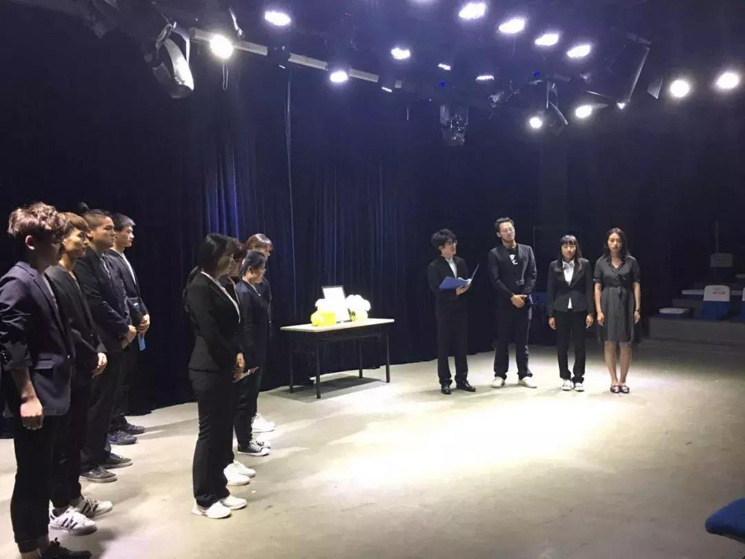 上个周末的群艺馆可以说是情义与情怀双结合，原因何在？快看正文！