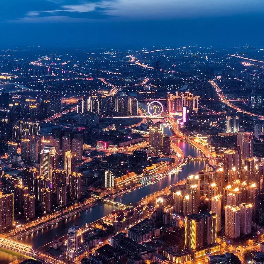 天津人八成有这样的朋友：浑身匪气说话冲肺管子，顾家又无微不至