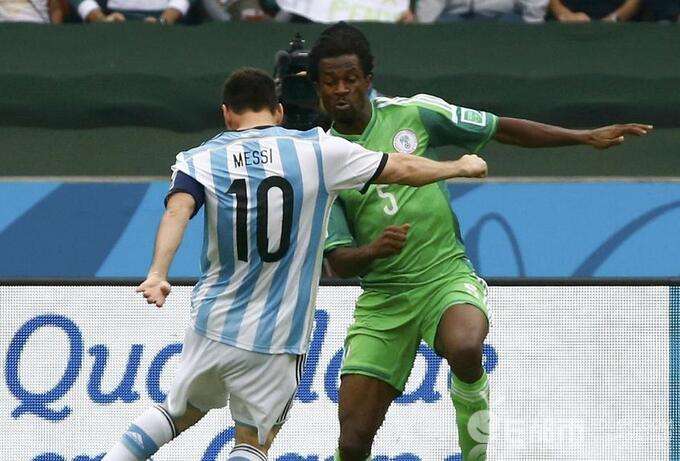 经典大战，阿根廷出线了！全世界球迷为梅西泪流满面，为之疯狂